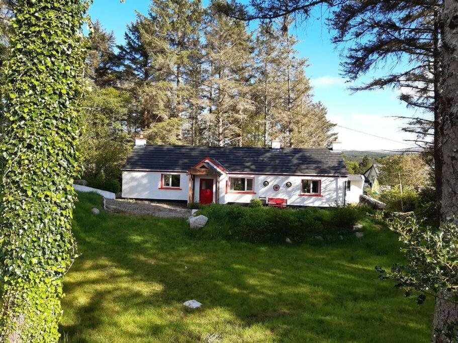 Back2Roots - Beautifully Restored Cottage, Doochary Bagian luar foto