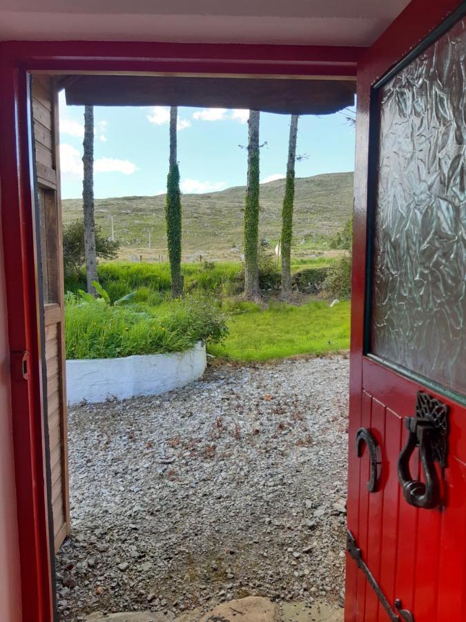 Back2Roots - Beautifully Restored Cottage, Doochary Bagian luar foto