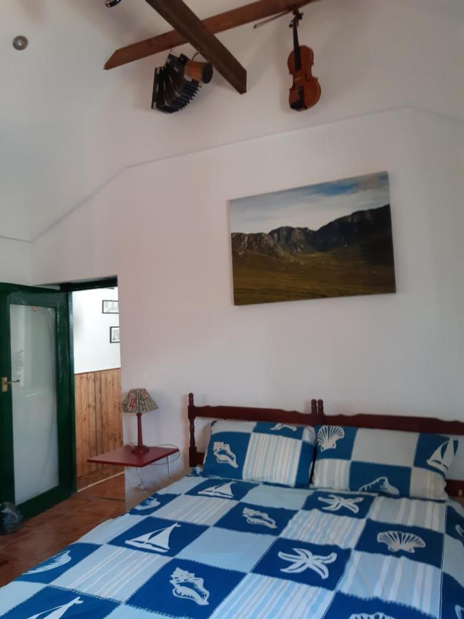 Back2Roots - Beautifully Restored Cottage, Doochary Bagian luar foto
